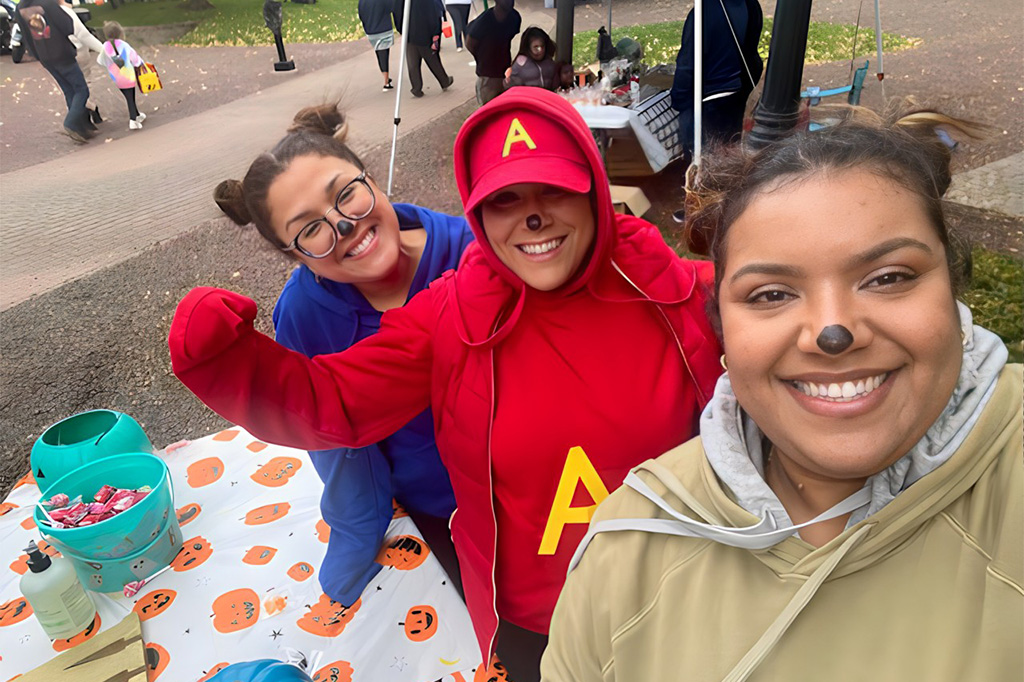 Western-massachusetts-allergy-celebrates-a-safe-halloween-with-the-teal-pumpkin-project